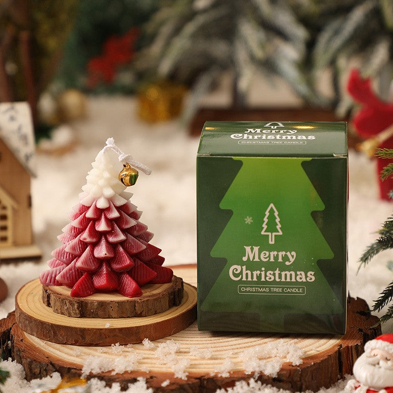 Lumanare Parfumata de Craciun, Flippy, Model Brad de Craciun, din Ceara de Soia, Cadou Creativ Handmade de Craciun, 8 x 7 x 7 cm, Rosu - vivimall.ro