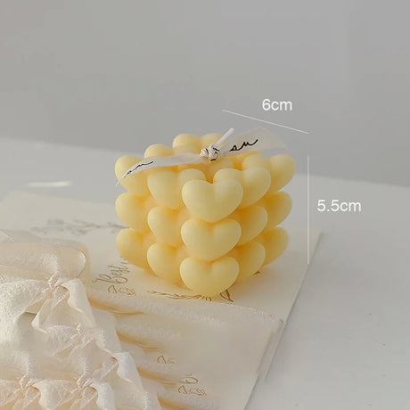 Lumanare Parfumata Decorativa, Vivimall, Model Abstract Cub din Inimioare, Lumanare pentru Diferite Ocazii, 6 x 5.5 cm, Aroma de Musetel, Galben - vivimall.ro