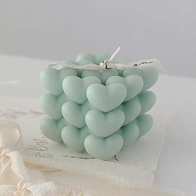 Lumanare Parfumata Decorativa, Vivimall, Model Abstract Cub din Inimioare, Lumanare pentru Diferite Ocazii, 6 x 5.5 cm, Aroma de Salvie si Sare de Mare, Verde - vivimall.ro