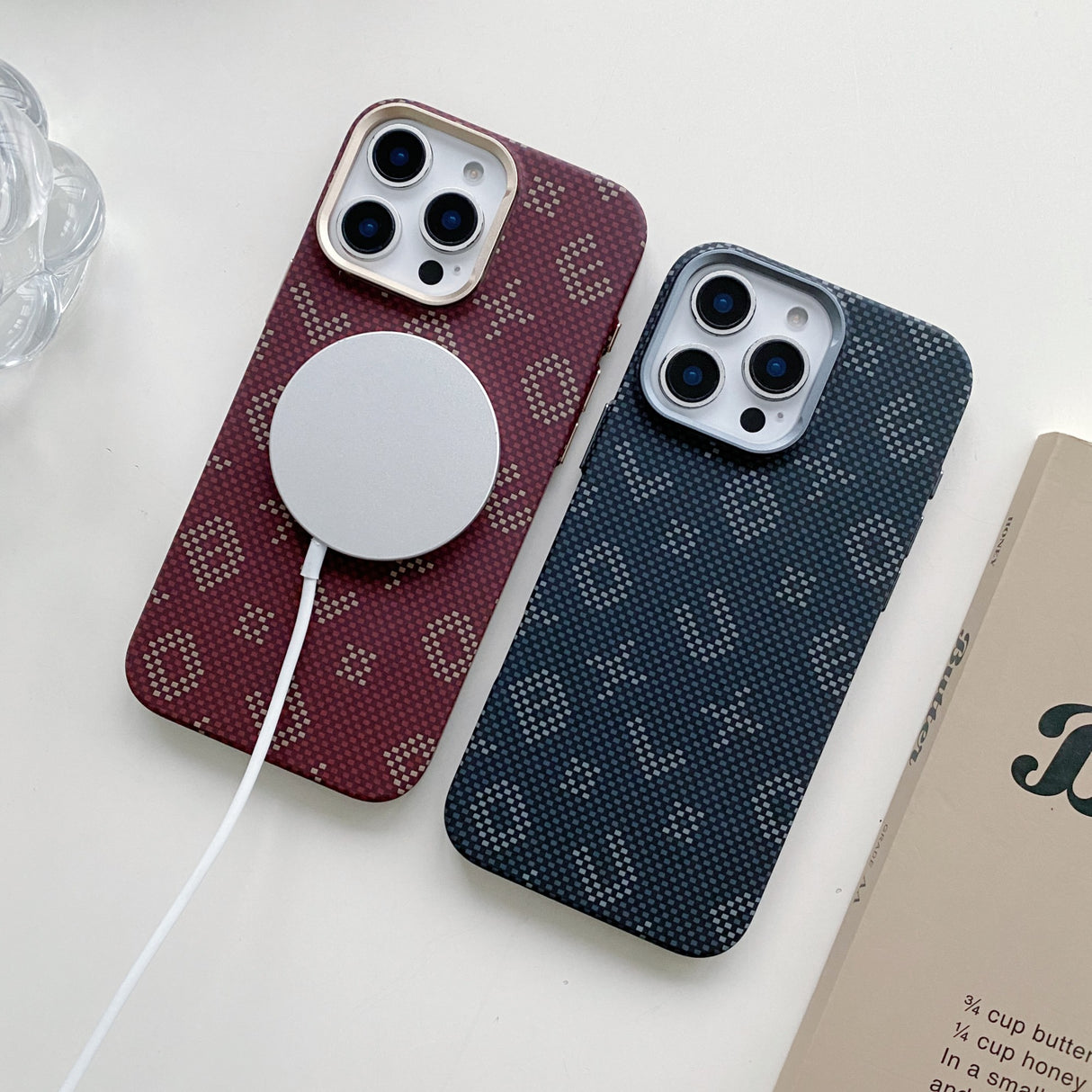 Carcasa Magentica, Vivimall, din Fibra de Carbon, pentru iPhone 16, Portocaliu - vivimall.ro