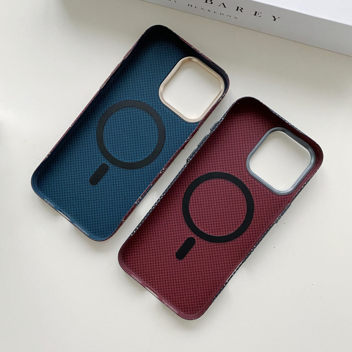 Carcasa Magentica, Vivimall, din Fibra de Carbon, pentru iPhone 16, Portocaliu - vivimall.ro
