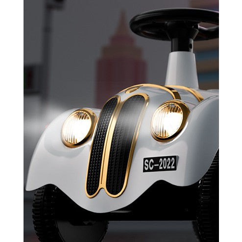 Masinuta Electrica Vivimall, Model de Epoca, cu Acumulator, Sistem Anti-Rasturnare, Sistem de Lumini si Sunet, 1-5 Ani, 75 x 36 x 45 cm, Alb - vivimall.ro