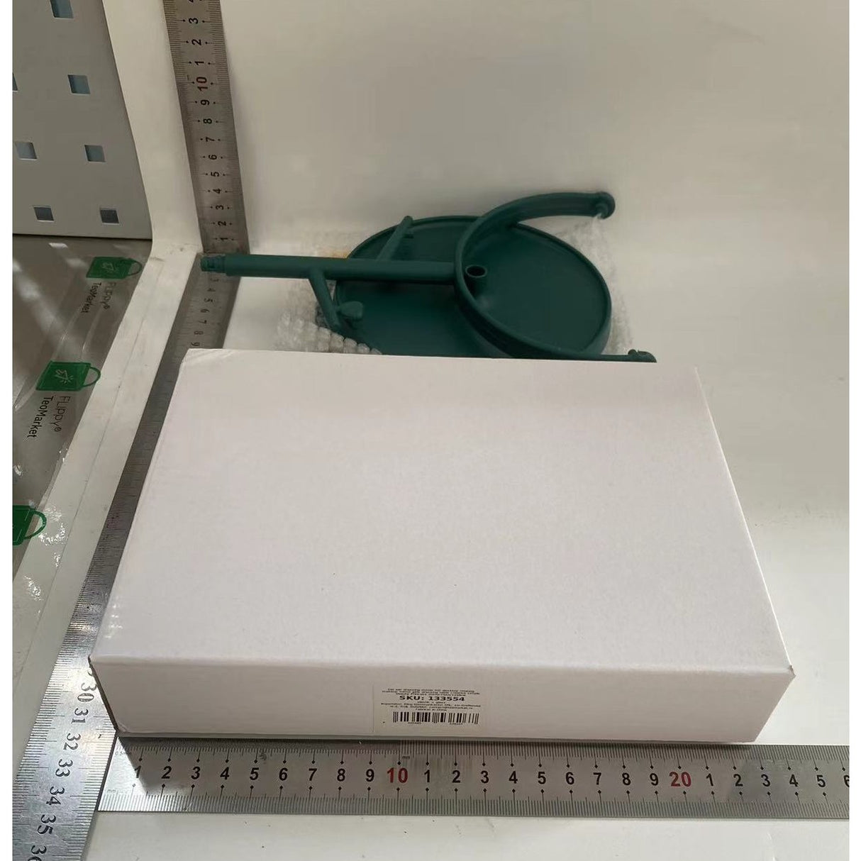 Oglina Cosmetica cu Picior, Vivimall, HD, Rotire 360 Grade, 15 cm Diametru, Suport Bijuterii Baza Rotunda + 2 Brate, Model cu Urechi, 31 x 14.5 x 15 cm, din Plastic, Albastru/Galben - vivimall.ro