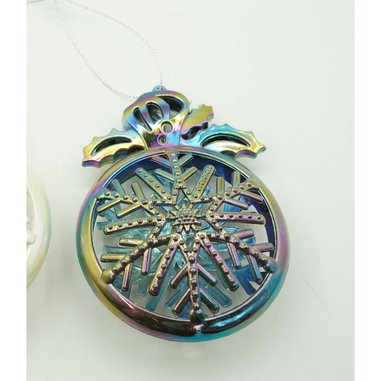 Ornament brad de Craciun, Iridescent, Rotund, 8 cm x 11 cm, Plastic, Vivimall - vivimall.ro