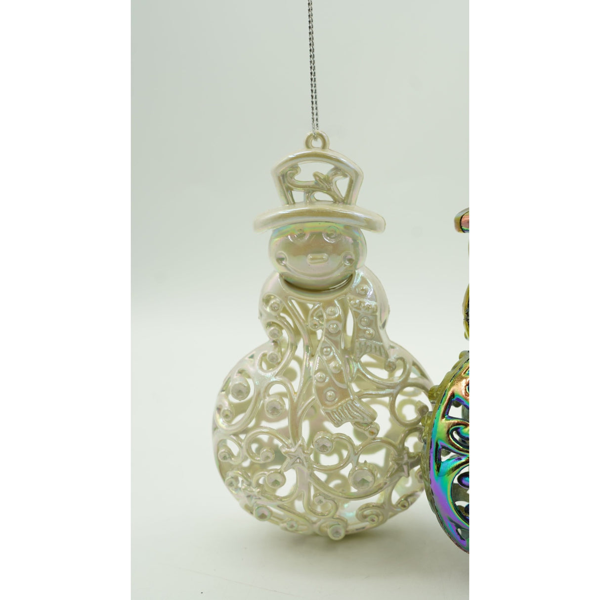 Ornament brad de Craciun, Perlat, in forma de Om de zapada, 8 cm x 13 cm, Plastic, Vivimall - vivimall.ro