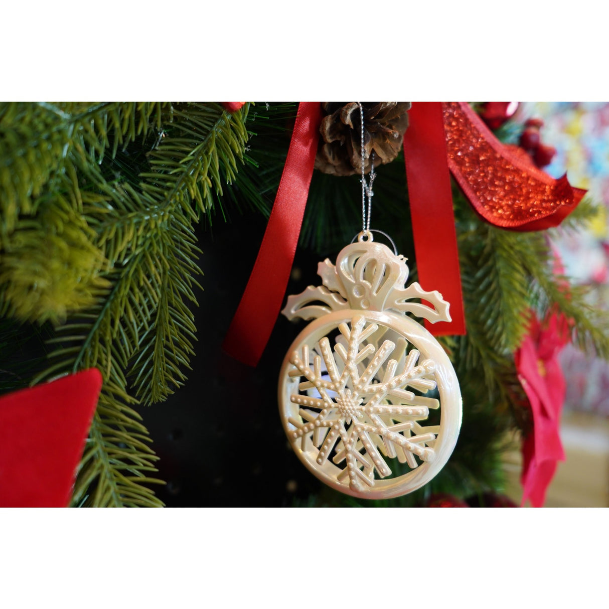 Ornament brad de Craciun, Perlat, Rotund, 8 cm x 11 cm, Plastic, Vivimall - vivimall.ro