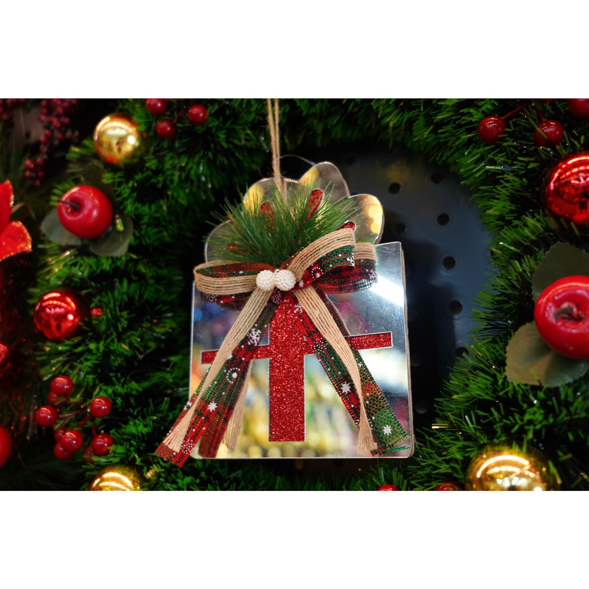 Ornament brad, Vivimall, Cadou, Argintiu, Lucios, 14*15CM, Acril, Interior/ Exterior - vivimall.ro