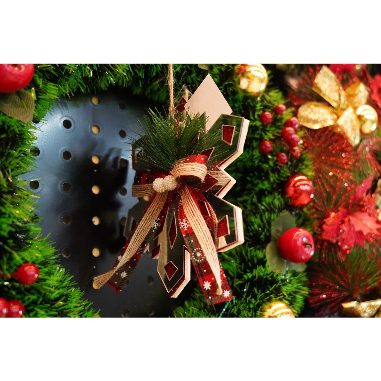 Ornament brad, Vivimall, Fulg de nea, Argintiu, Lucios, 14*15CM, Acril, Interior/ Exterior - vivimall.ro