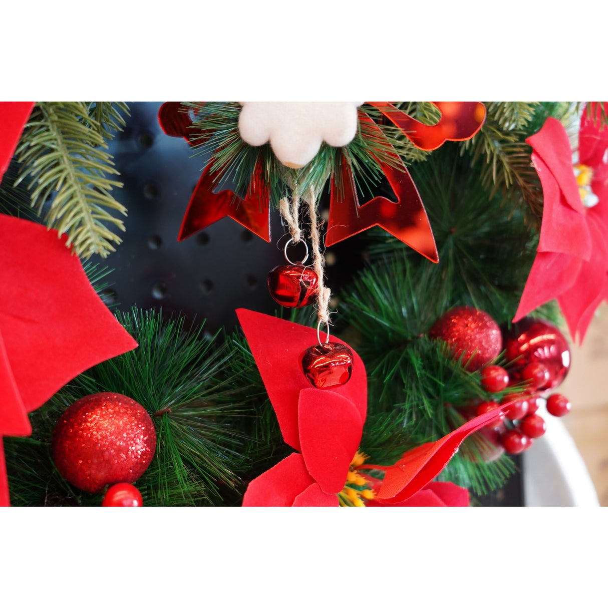 Ornament brad, Vivimall, Funda cu clopotei, Rosu, Lucios, 15*20CM, Acril, Interior/ Exterior - vivimall.ro