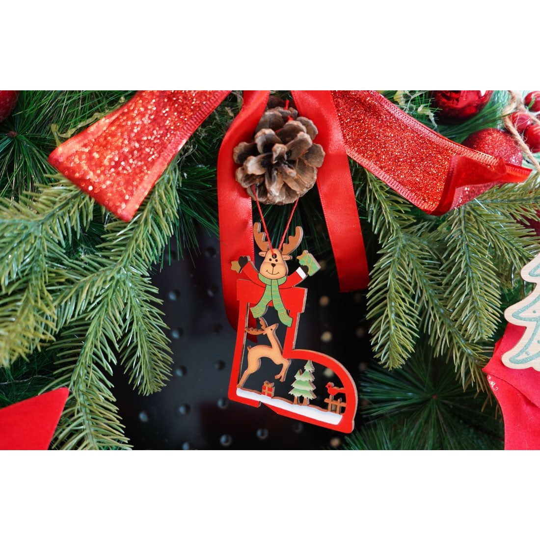 Ornament de brad cerb, Vivimall, multicolor, lemn, 10 cm - vivimall.ro