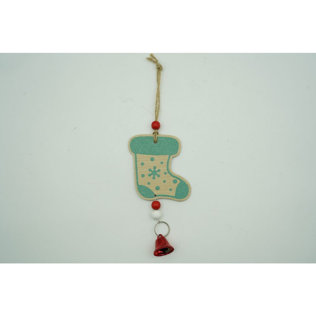 Ornament de brad ciorap cu clopotel, Vivimall, multicolor, lemn, 17 cm - vivimall.ro