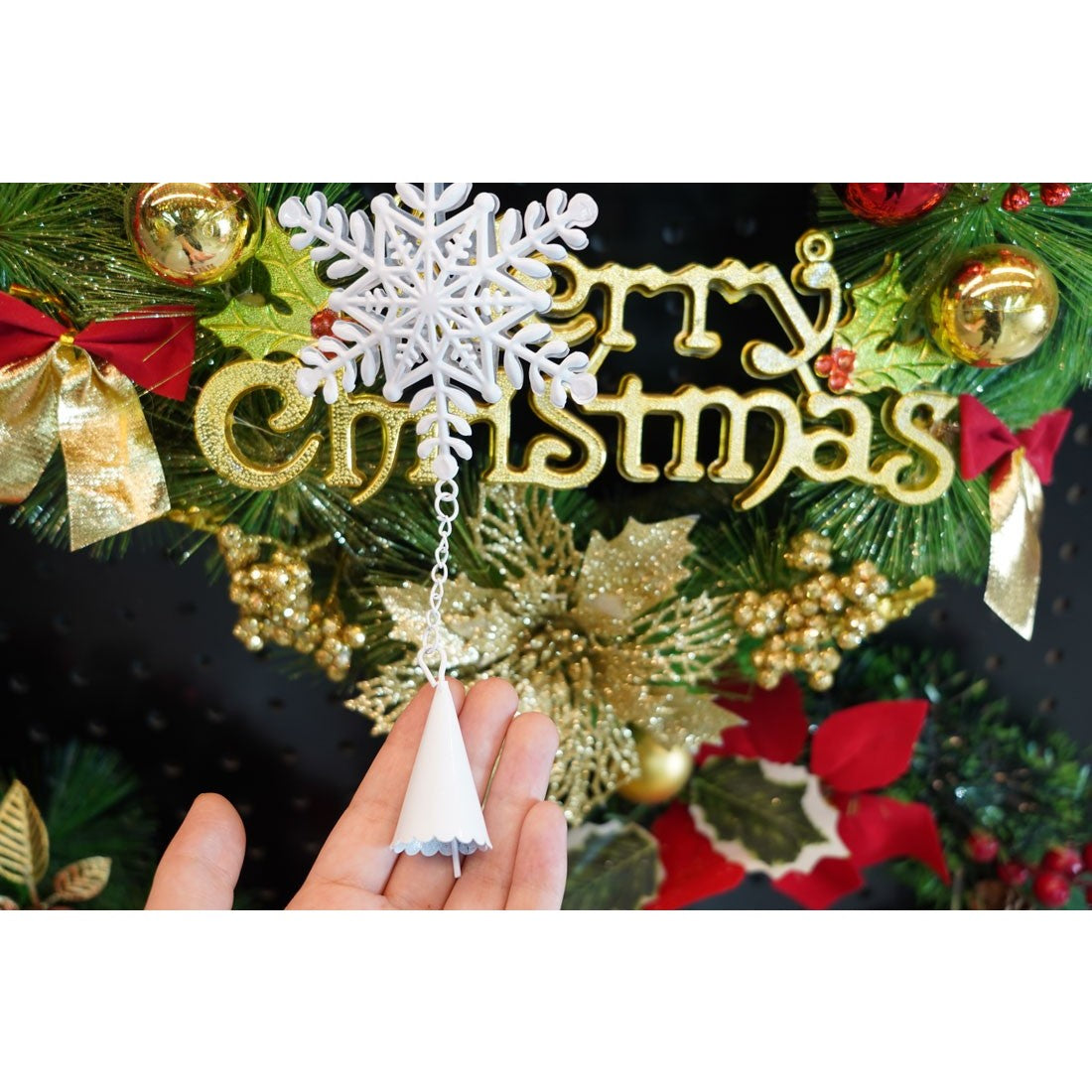 Ornament de brad fulg de nea, Vivimall, alb, metal, 20 cm - vivimall.ro