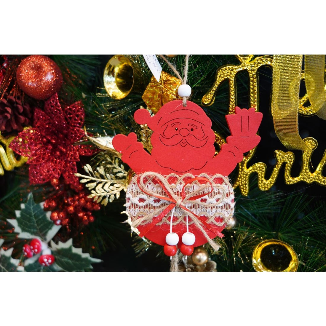 Ornament de brad Mos Craciun, Vivimall, rosu, lemn/textil, 36 cm - vivimall.ro