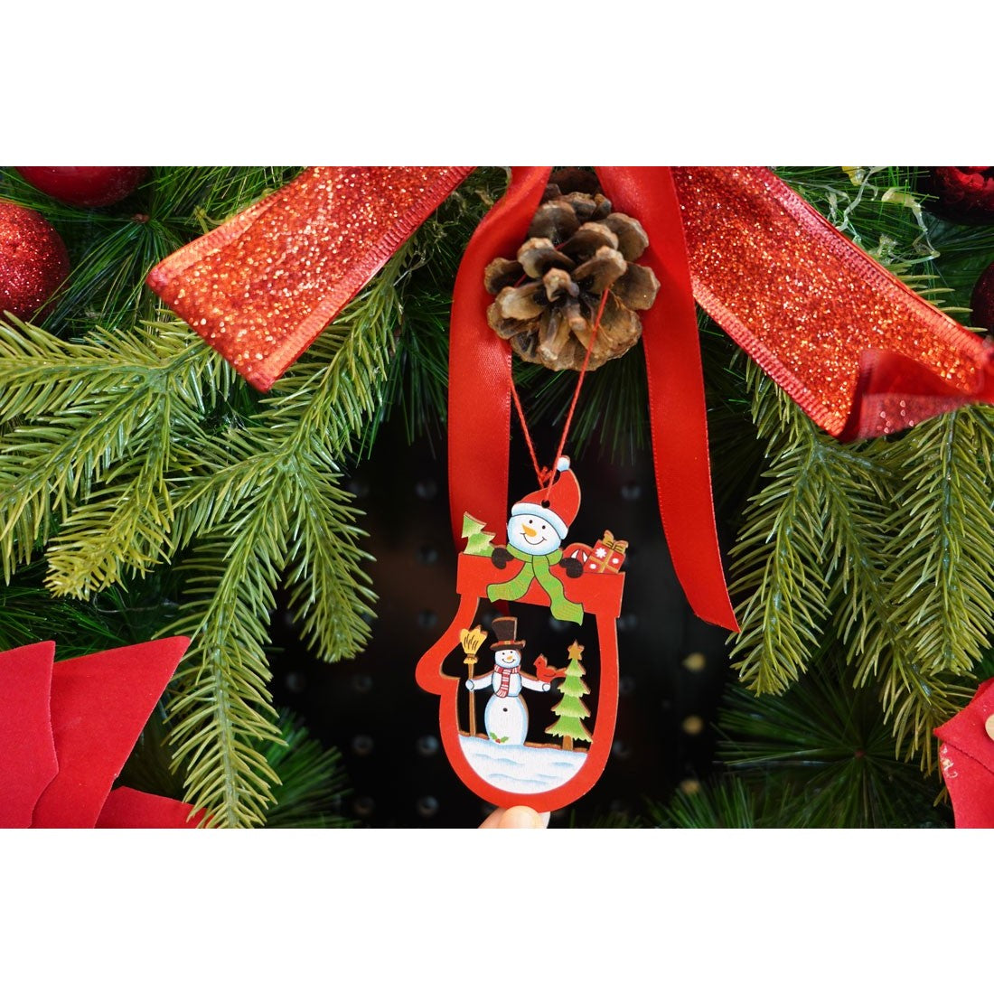 Ornament de brad oameni de zapada, Vivimall, multicolor, lemn, 10 cm - vivimall.ro