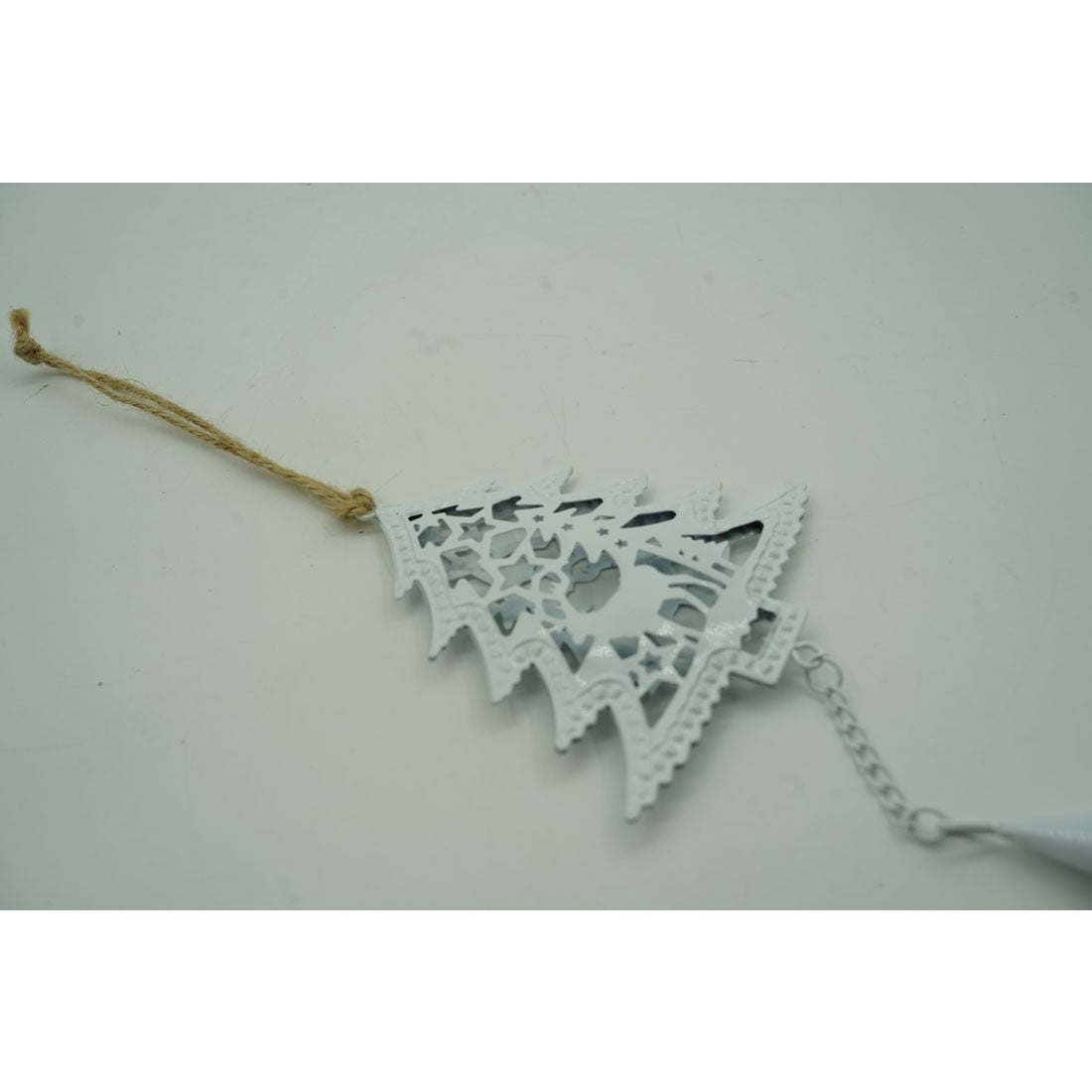 Ornament de brad pom de craciun, Vivimall, alb, metal, 20 cm - vivimall.ro