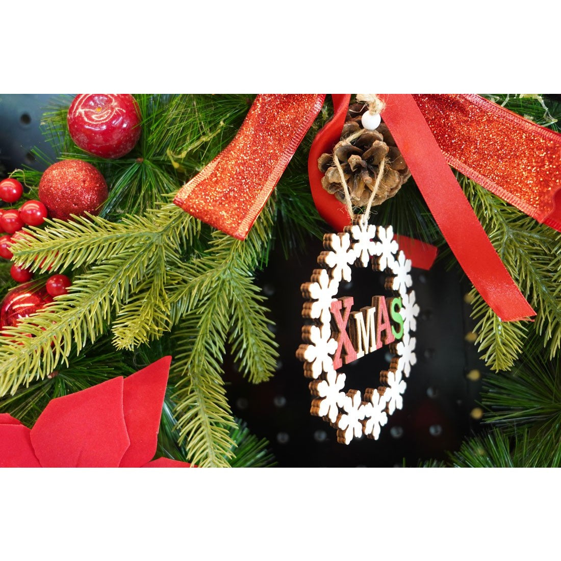 Ornament de brad Xmas, Vivimall, multicolor, lemn, 12 cm - vivimall.ro