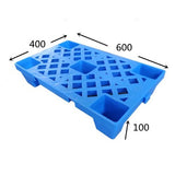 Palet de transport Flippy din plastic durabil albastru, vedere laterală cu detaliu înălțime 10 cm