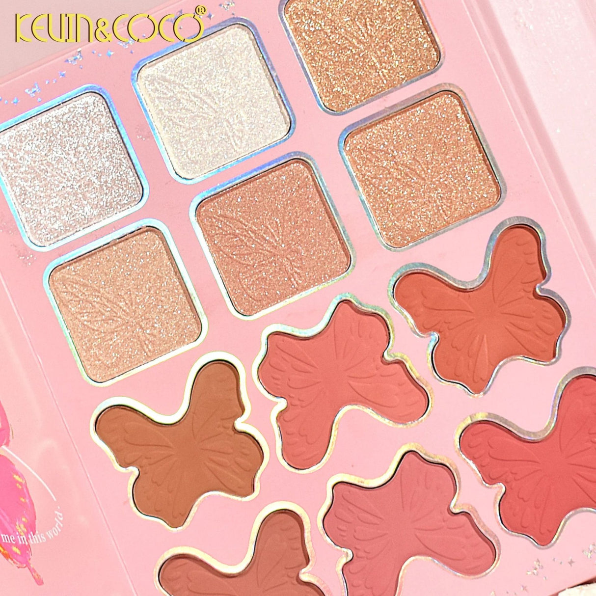 Iluminatoare și blush din trusa machiaj Kevin & Coco, textură fină, pigmentare intensă