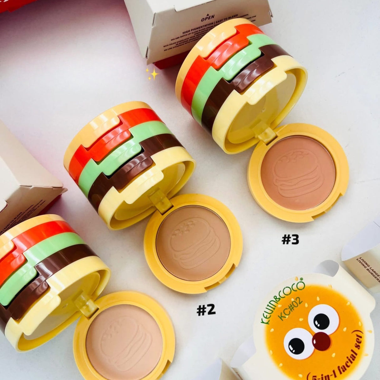 Set machiaj 5 în 1 Kevin&Coco model Burger, 122 g, potrivit pentru geantă și călătorii