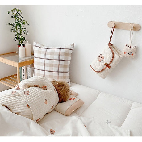 Patura Multifunctionala, Vivimall, pentru Schimbat Scutec, Impermeabila, din Bumbac, 50 x 70 cm, Portabila, Model Veverita, Bej - vivimall.ro