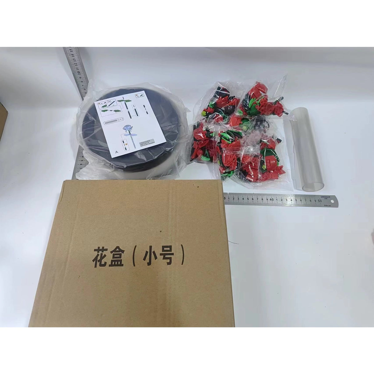 Set de Constructie Trandafiri, Vivimall, 20.5x19.5cm, Buchet de Trandafiri Rosii in Cutie Neagra - vivimall.ro