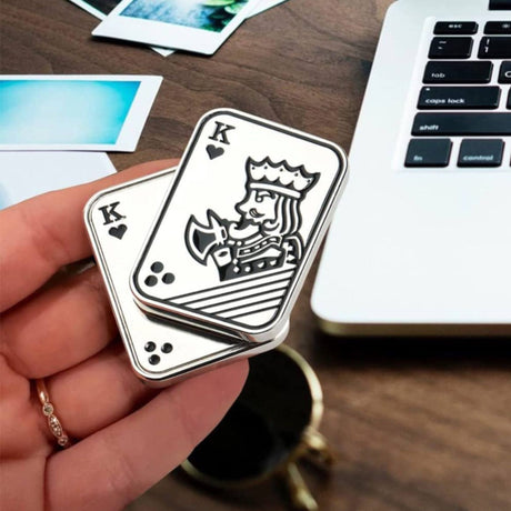 Detaliu mecanism magnetic haptic Fidget Slider Flippy Poker King, plăcuțe metalice și magneți interni, 4.8x3.6 cm