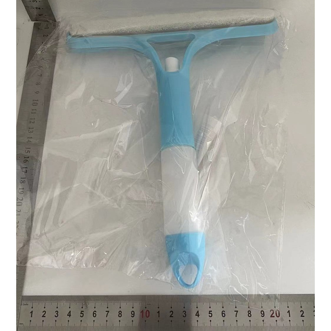 Racleta de Curatare 3 in 1, Vivimall, Multifunctional, Pentru Casa si Masina, Pulverizator de Spray, Racleta din Silicon si Burete, 21.5 x 25.7 cm, Albastru - vivimall.ro