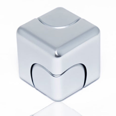 Fidget Spinner cub metalic Flippy 2-în-1, aliaj zinc gri deschis, vedere frontală, 2.9x2.9 cm