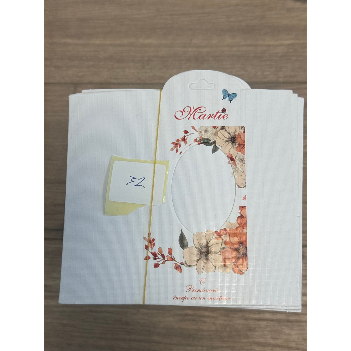 Set 100 Bucati Ambalaje de Carton pentru Martisoare, Vivimall, Cutii Brosa, Model cu Flori Portocalii - vivimall.ro