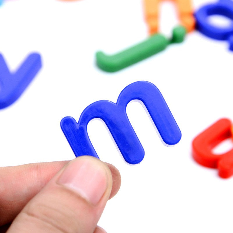 Set 26 Litere, Vivimall, Magnetice, pentru Frigider, din Plastic, +3 Ani, 13 x 18 x 14 cm, Multicolor - vivimall.ro