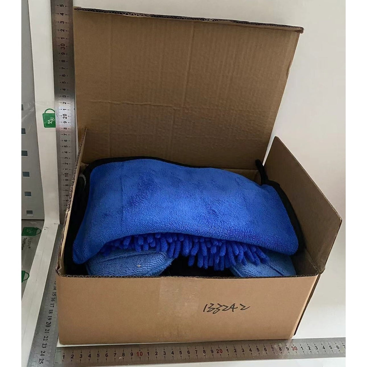 Set 29 Accesorii pentru Curatare Auto, Vivimall, din PP si Microfibra, Interior/Exterior, 30 x 24 x 12 cm, Albastru/Negru - vivimall.ro