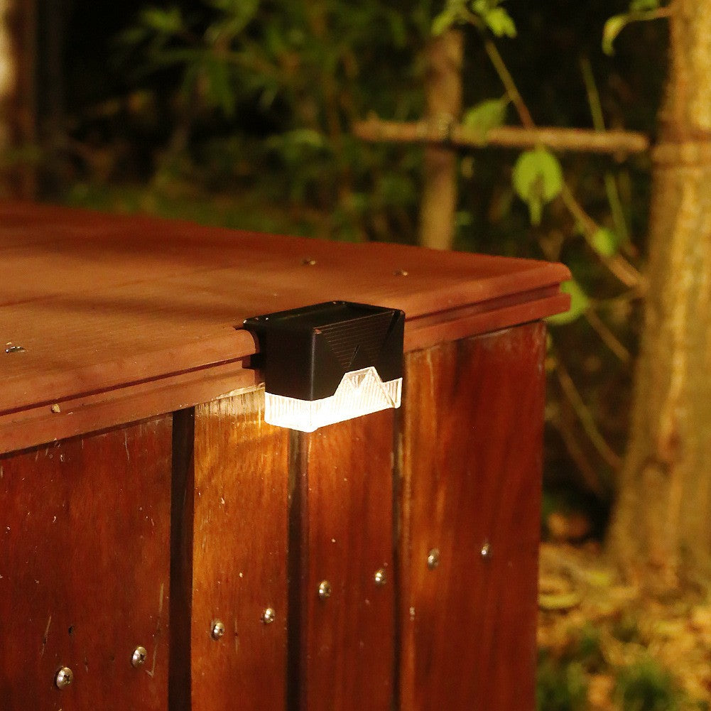 Set 4 Aplice Solare, Vivimall, Lumina LED-uri, IP65, din ABS+PC, 8-10 h Iluminare, Baterie 1.2 V 600 mAh, Montare pe Trepte/Borduri, Lumina Alb Cald, 7.9 x 5 cm, Negru - vivimall.ro