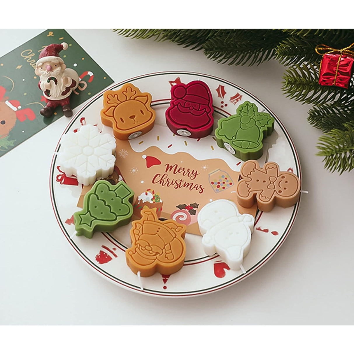 Set 4 Lumanari Parfumate, Vivimall, Model Craciun, din Parafina, 10.2 x 9.1 x 2.7 cm, Multicolor - vivimall.ro