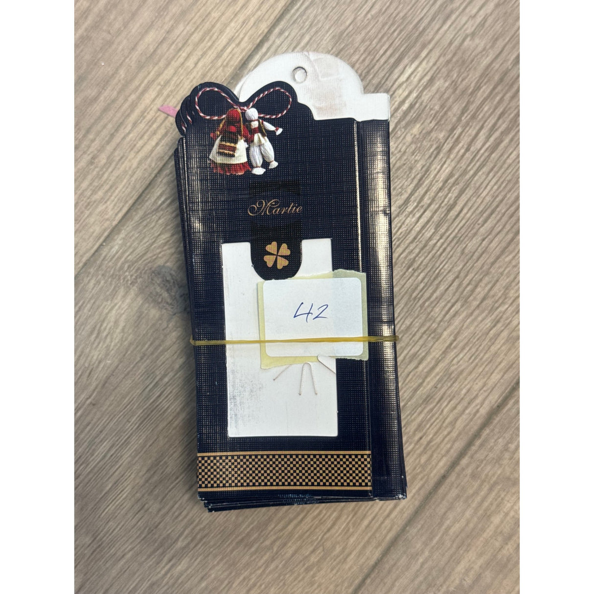 Set 50 Bucati Ambalaje de Carton pentru Martisoare, Vivimall, Cutii Brosa, Model Traditional, Negru - vivimall.ro