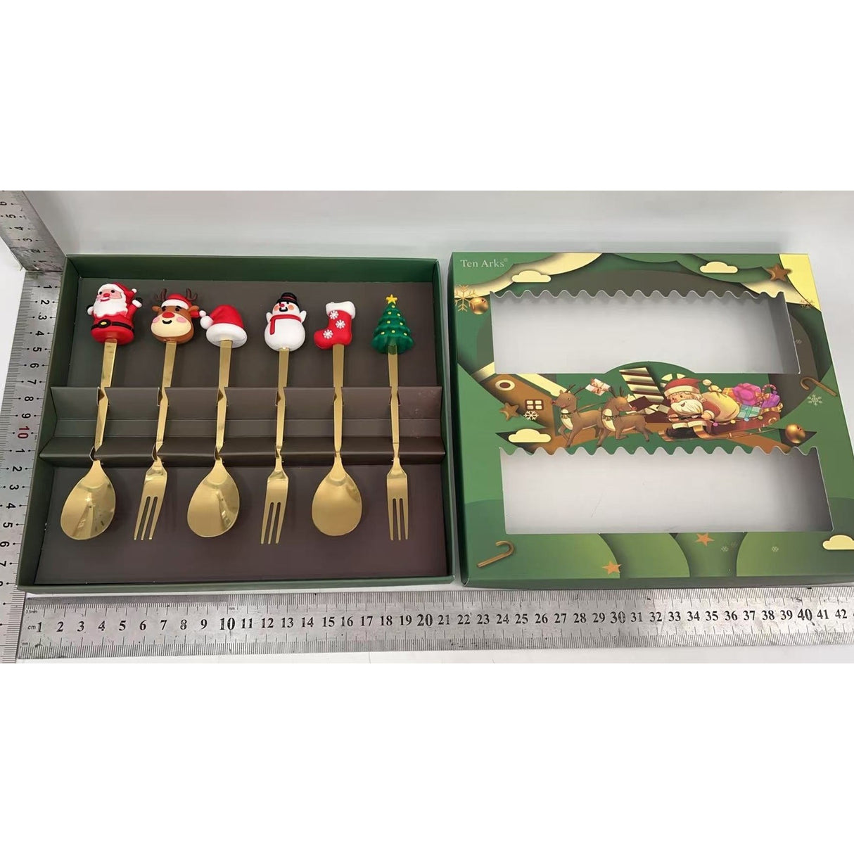 Set 6 Tacamuri, Flippy, Tema Craciun, 3 Linguri + 3 Furculite, cu Figurine, din Otel Inoxidabil, Cutie Cadou, 19 x 22 x 2.2 cm, Auriu - vivimall.ro