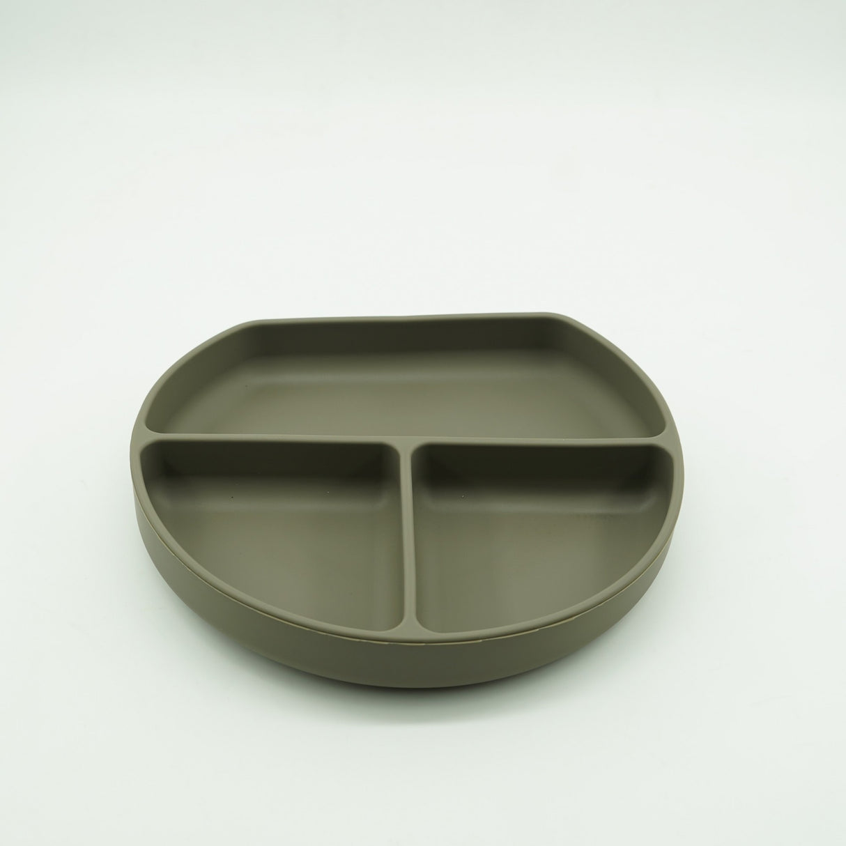 Set 8 piese diversificare bebelusi si copii din silicon Vivimall, baveta, farfurie compartimentata cu ventuza, bol cu ventuza, tacamuri din lemn si silicon, cana pentru gustari, fara alergeni, verde inchis - vivimall.ro