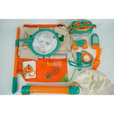 Set camping micutul explorator pentru exterior, 3 accesorii vestimentare, 9 ustensile de joaca, 8 carti educative cu insecte, +3 ani, multicolor - vivimall.ro