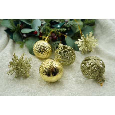 12 darabos karácsonyi díszkészlet, gömb alakú, műanyag, csillámos bevonattal, doboz méretei: 6 cm mélység x 23 cm hosszúság x 18 cm magasság
