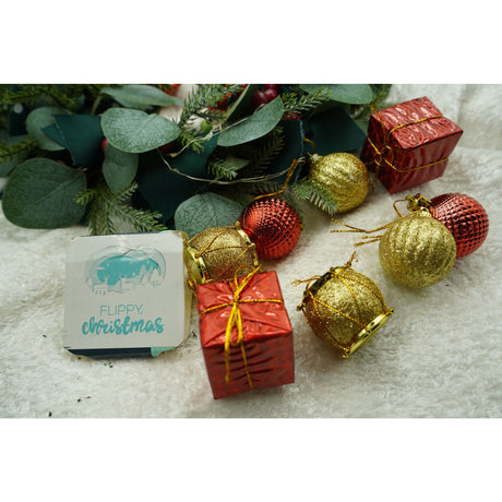12 darabos karácsonyi díszkészlet, gömb alakú, piros/, polisztirol, csillámos bevonattal, doboz (4 cm mélység x 20 cm magasság x 12 cm hosszú)