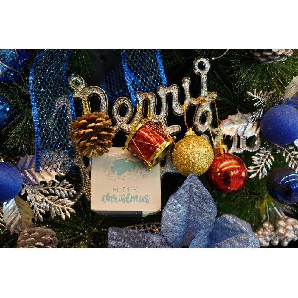 20 darabos karácsonyi díszkészlet, gömb alakú, polisztirolból készült, csillámos bevonattal, doboz méretei: 4 cm mélység x 20 cm hosszúság x 16 cm magasság