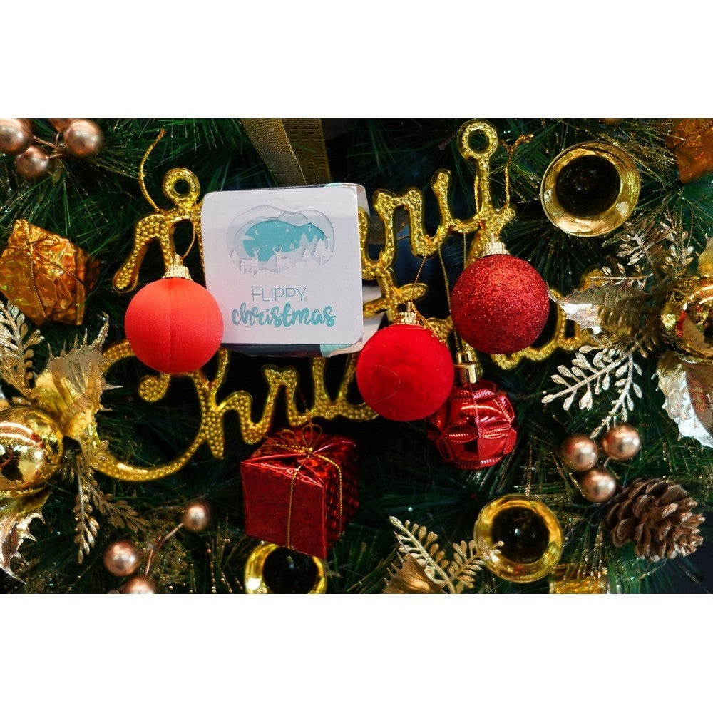 20 darabos karácsonyi díszkészlet, gömb alakú, polisztirolból készült, csillámos bevonattal, doboz méretei: 4 cm mélység x 20 cm hosszúság x 16 cm magasság