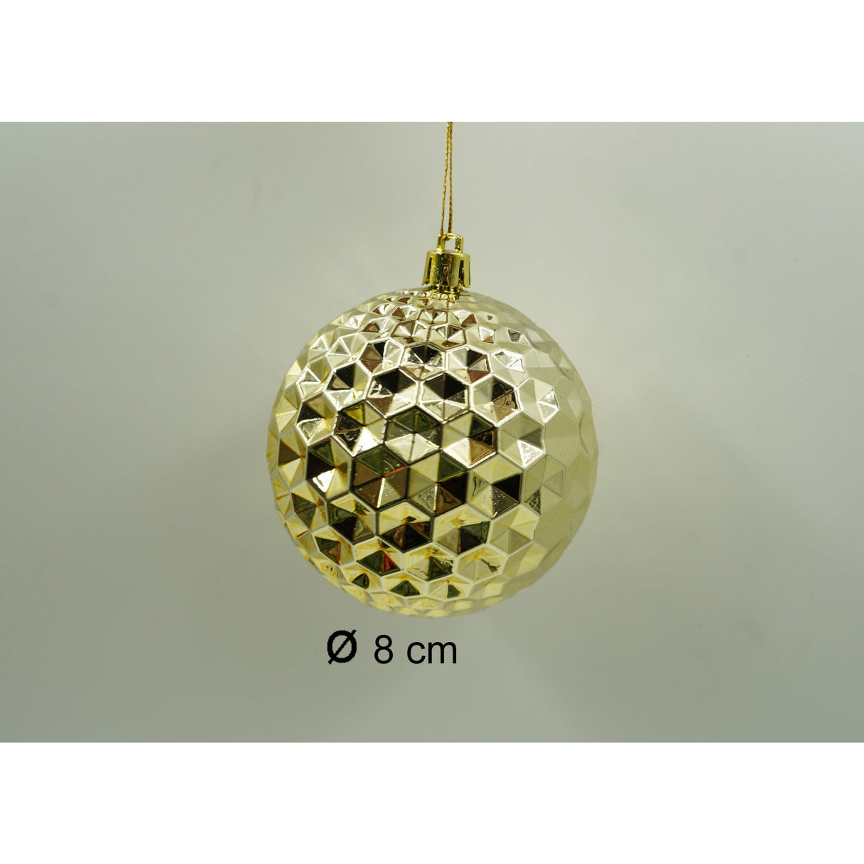 24 darabos karácsonyi díszkészlet, gömb alakú, piros/, 8 cm átmérőjű, műanyag, csillámos bevonattal, doboz 19 cm hosszú x 42 cm magas x 19 cm mély