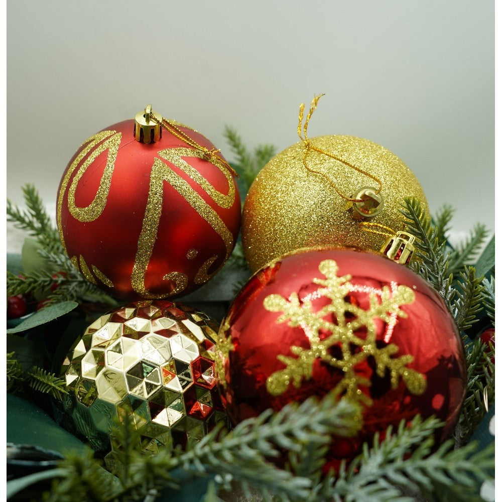 24 darabos karácsonyi díszkészlet, gömb alakú, piros/, 8 cm átmérőjű, műanyag, csillámos bevonattal, doboz 19 cm hosszú x 42 cm magas x 19 cm mély