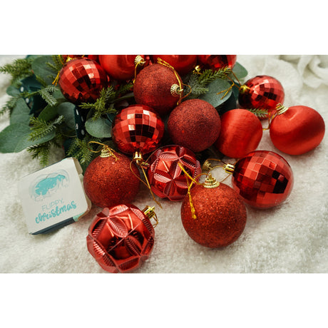 28 darabos karácsonyi díszkészlet, gömb alakú, polisztirol, csillámos bevonattal, doboz 18 cm mélység x 22 cm magasság x 18 cm hosszú)