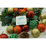 35 darabos karácsonyi díszkészlet, gömb alakú, polisztirol, csillámos bevonattal, doboz 14 cm mélység x 23 cm magasság x 14 cm hosszú)