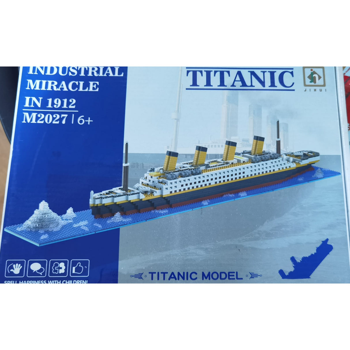 Set de Constructie Vaporul Titanic, Vivimall, 6 Ani, Ornament Creativ, 56x11x8 cm, 1787 de Piese, Multicolor, Resigilat - vivimall.ro