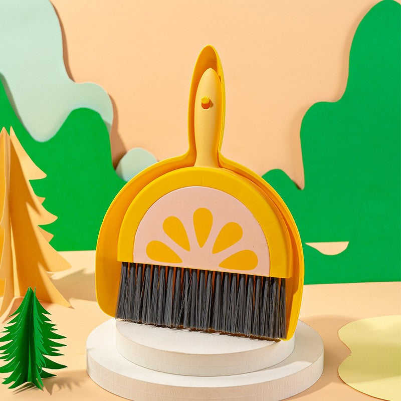 Set Mini Matura si Faras, Vivimall, LITTLE CLEANER, Uz Casnic, pentru Birou, Bucatarie, Casa, Model Lamaie, 23 x 18 cm Galben-Portocaliu - vivimall.ro