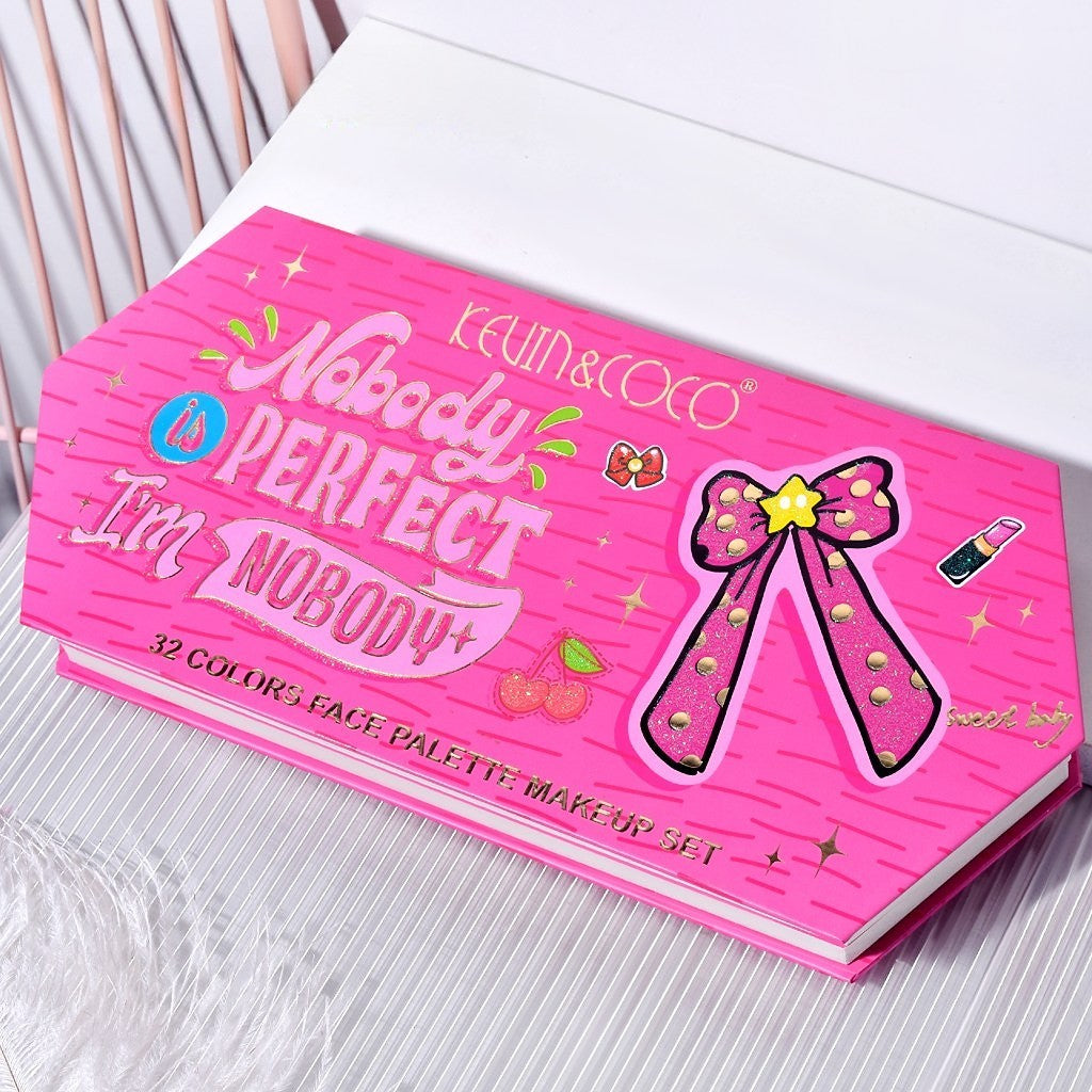 Trusa de Machiaj, KEVIN & COCO, Nobody is Perfect, I am Nobody, 32 culori, 29 x 23.5 x 3 cm - vivimall.ro