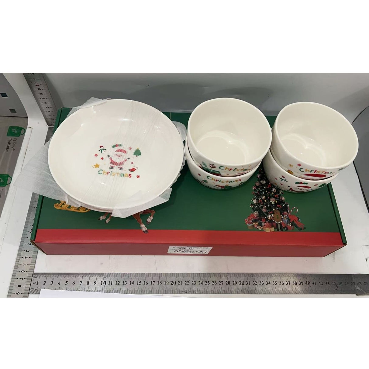 Set Vesela Festiva, Flippy, Tema Craciun, 4 x Boluri 300 ml, 2 x Farfurii 18 x 3.4 cm, din Ceramica, Model 2, Multicolor - vivimall.ro