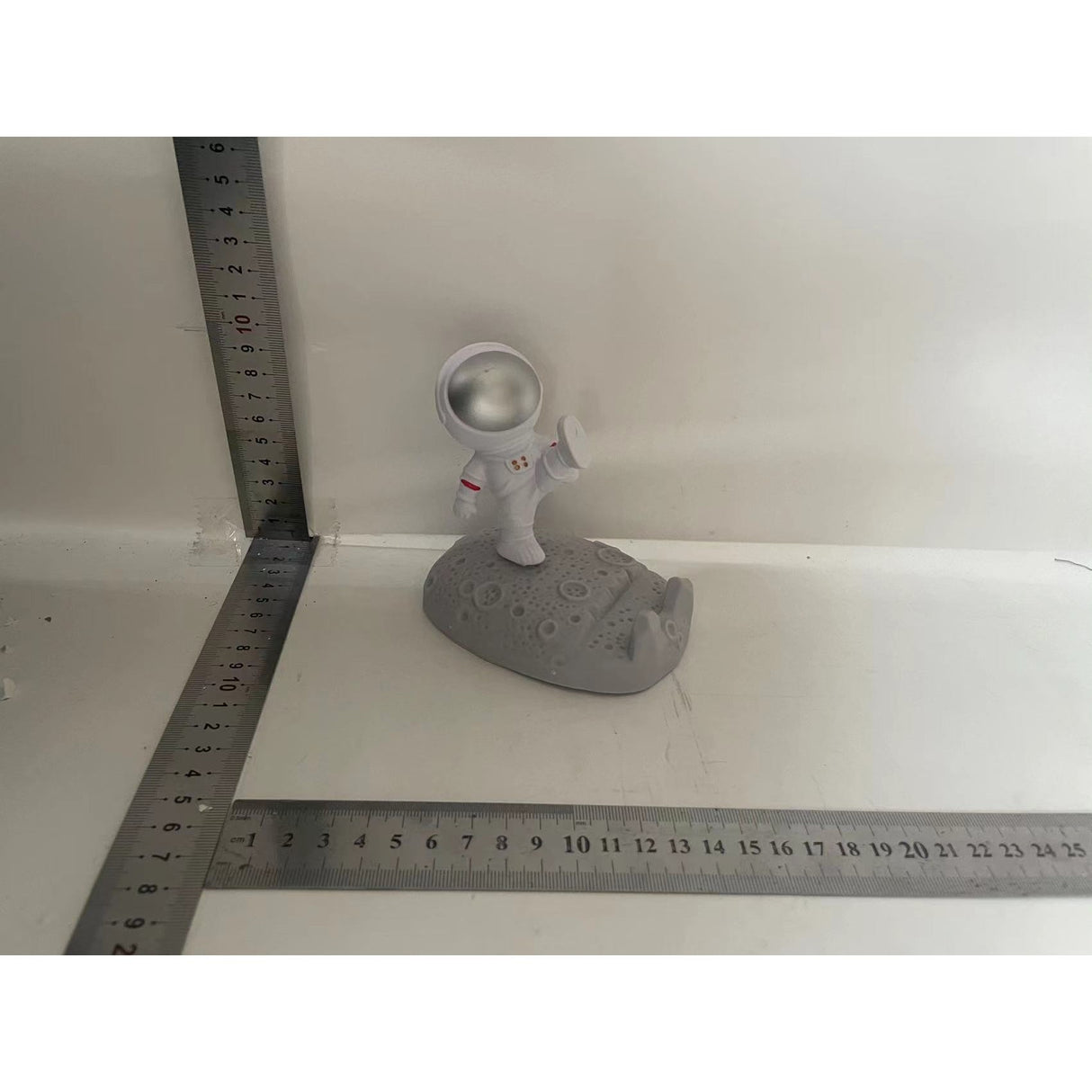 Suport pentru Telefon, Flippy, Suport de Birou pentru Telefon, Suport Telefon pentru Copii, Model Astronaut, Model 1, 9 x 10 x 6.5 cm, Plastic, Alb - vivimall.ro